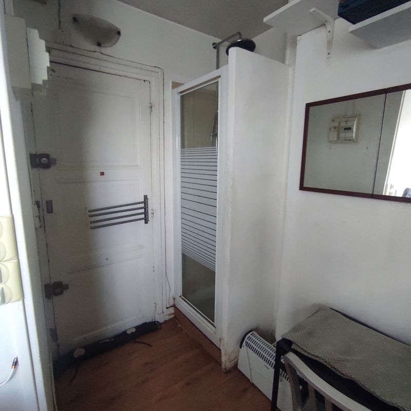 Appartement 1 pièce - 9m² - NEUILLY SUR SEINE Neuilly-sur-Seine