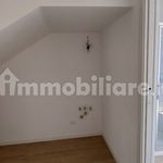 Rent 4 bedroom apartment of 90 m² in Genova