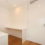 Rent 1 bedroom apartment in Northcote