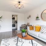 Rent 2 bedroom apartment of 800 m² in Glasgow