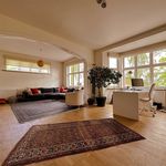 Huur 7 slaapkamer huis van 300 m² in Uccle