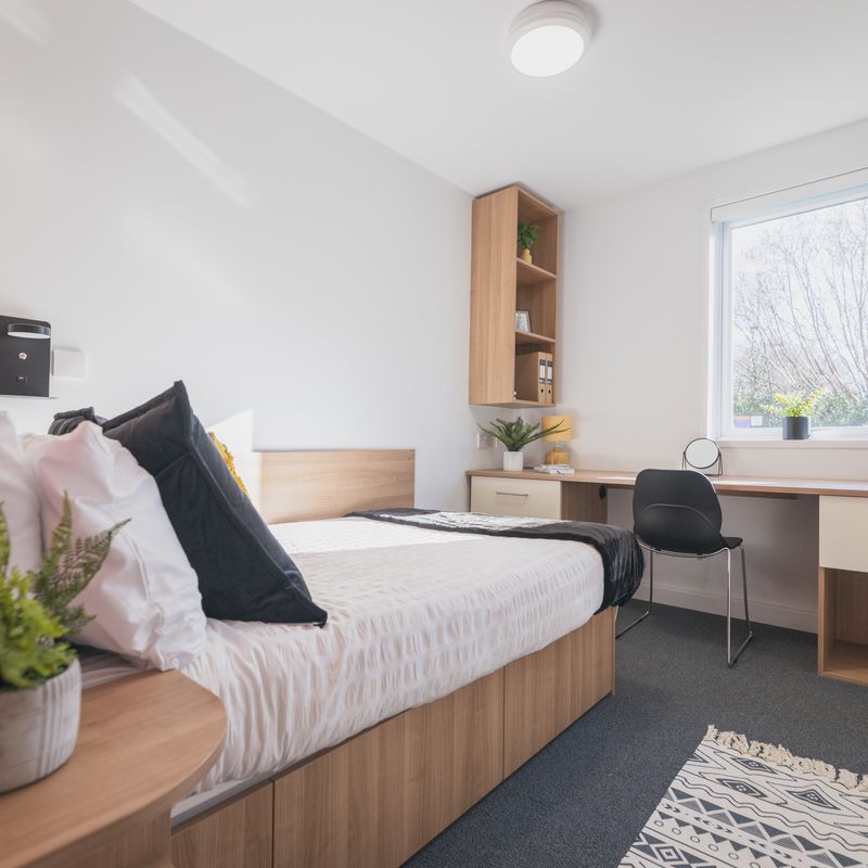 Book The Park Oxford Student Accommodation | Amber Cowley