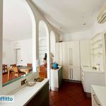 Affitto 2 camera appartamento di 83 m² in Milano