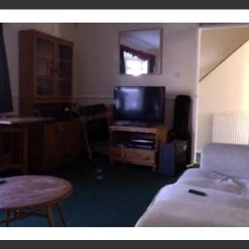 4 bedroom semi detached house for rent