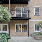 Rent 2 bedroom apartment of 64 m² in London
