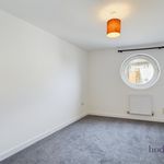 Rent 2 bedroom flat in Chertsey
