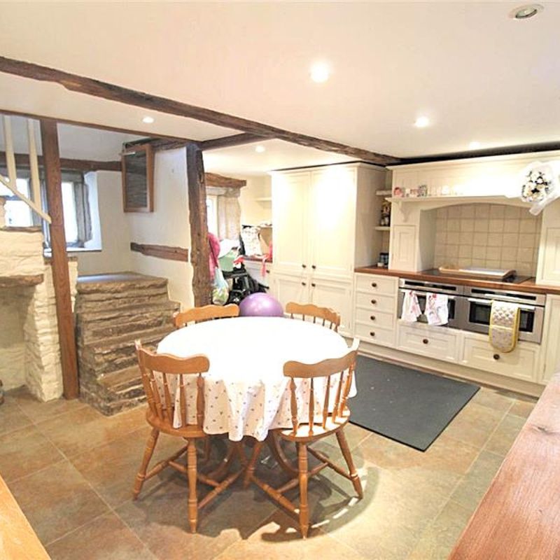 Higher Chisworth, Chisworth, Glossop, 5 bedroom, Detached