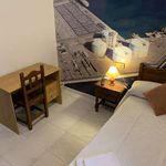 Rent a room of 250 m² in Sagunto