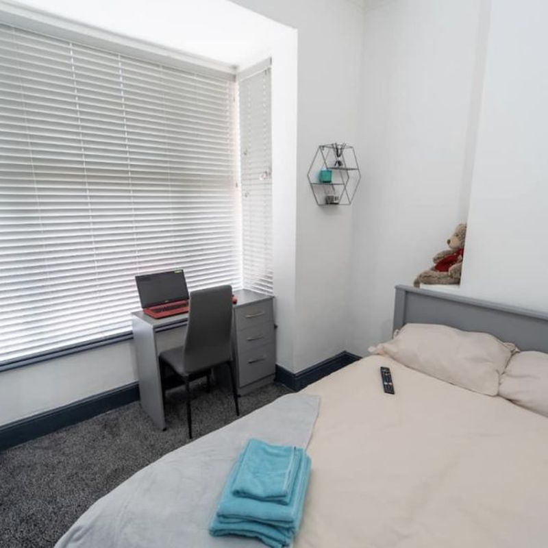 Private ensuite room 10mins away from new street station (Has a Place) Lowestoft
