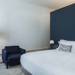 Rent 4 bedroom apartment of 185 m² in Porto