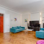 Appartement de 200 m² avec 3 chambre(s) en location à Champs-Elysées, Madeleine, Triangle d’or