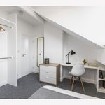 Rent 6 bedroom student apartment in Leeds