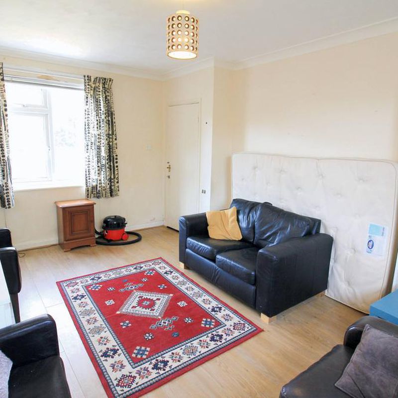 4 bedroom semi-detached house to rent Earlham Rise
