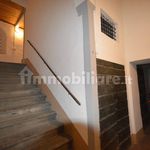 Affitto 5 camera appartamento di 200 m² in Lucca