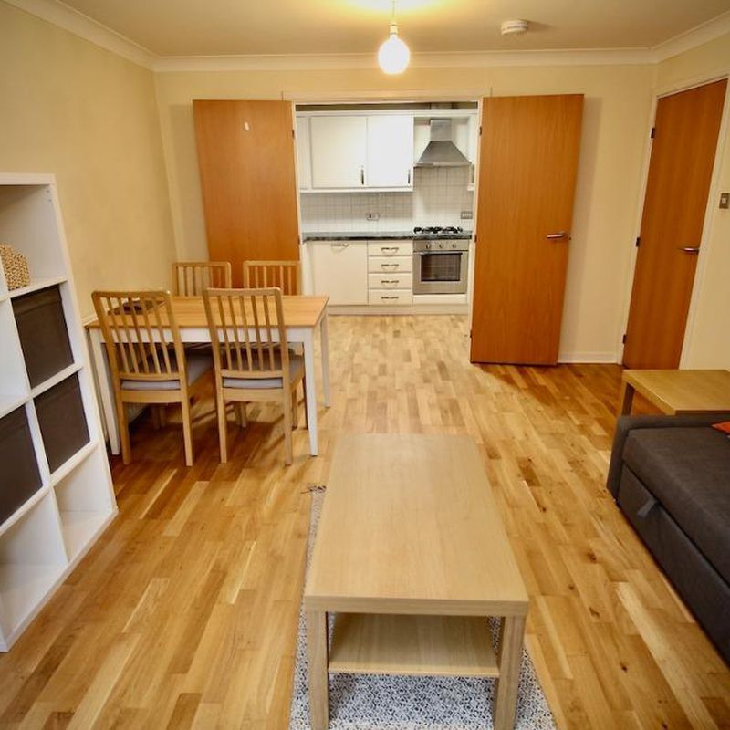 2 bedroom flat to rent Broughton