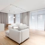 Wynajmij 3 sypialnię apartament z 114 m² w Warszawa