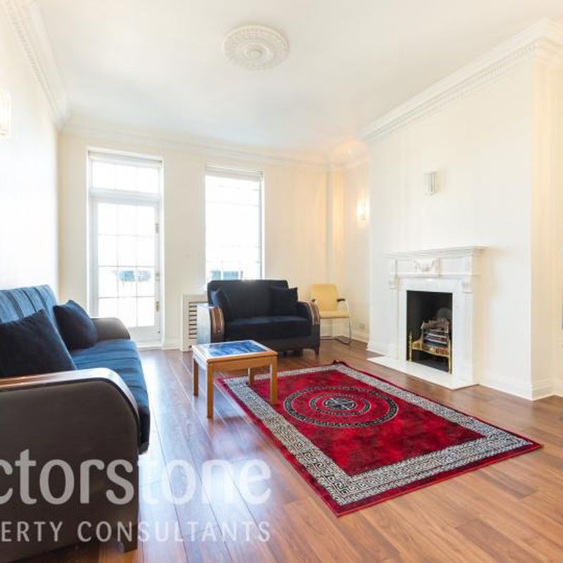 Luxurious 3 Bed, 3 Bath, 2 Reception Apartment for Let in St. Johns Wood Court, London St John's Wood