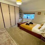 Rent 3 bedroom flat in Llandudno