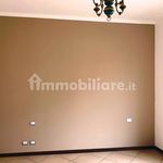 Affitto 2 camera appartamento di 60 m² in Alzano Lombardo