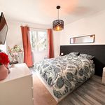 Rent 3 bedroom apartment of 66 m² in Carpentras