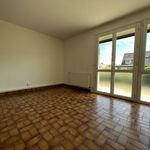 Rent 3 bedroom apartment of 61 m² in Le Mesnil-Esnard