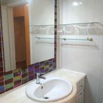 Rent a room of 18 m² in Santo António dos Olivais