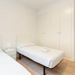 Rent 4 bedroom apartment of 135 m² in Barcelona