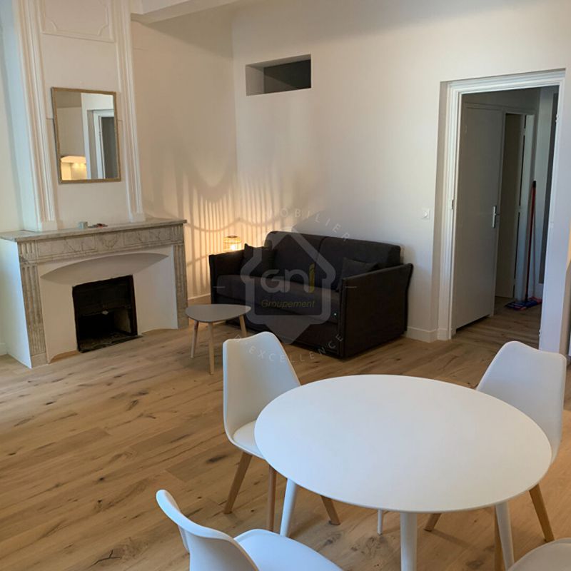 1er étage Studio de 33 m² meublé  et équipé Quartier Trinquetaille Arles