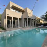Rent 3 bedroom house of 308 m² in Dubai