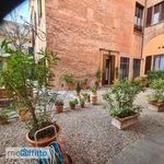 Affitto 5 camera appartamento di 300 m² in Bologna