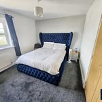 Rent 3 bedroom house in Kirklees