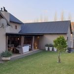 Rent 2 bedroom house of 891 m² in City of Tshwane