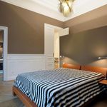 Huur 4 slaapkamer appartement van 700 m² in Brussel