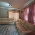 Rent 2 bedroom house of 269 m² in Roodepoort