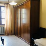 Affitto 5 camera appartamento di 120 m² in Torino