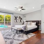 Rent 3 bedroom apartment of 186 m² in Sherman Oaks