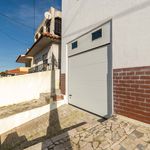 Rent 4 bedroom house of 260 m² in Oeiras