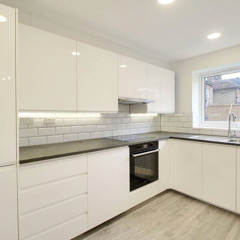 1 bed Flat/Apartment Under Offer Mayfield House, Northfield Road £1,250 PCM Fees Apply Gants Hill