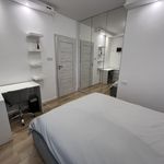 Wynajmij 3 sypialnię apartament z 63 m² w Warszawa