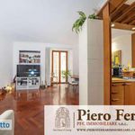 Rent 5 bedroom apartment of 90 m² in Napoli