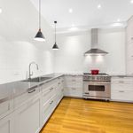 Rent 4 bedroom apartment of 255 m² in New York