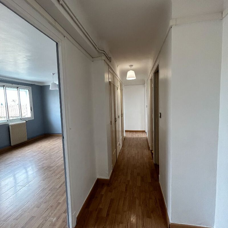 Apartment to rent in Appartement carcassonne 3 pièce(s) 67 m2 71 m² la., 2 bed. (réf. : G1611)