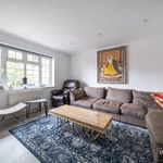 Rent 6 bedroom house in Camberley