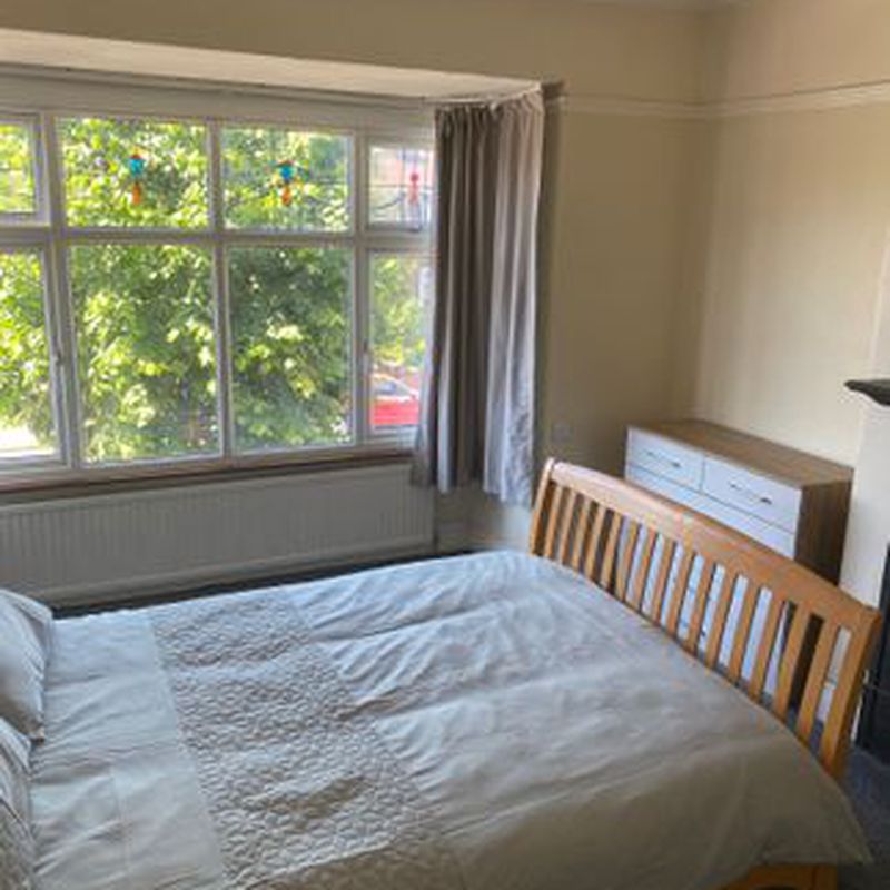 Room to rent in 26 Imperial Crescent, Doncaster DN2 Intake
