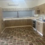 Rent 4 bedroom house in Bootawa