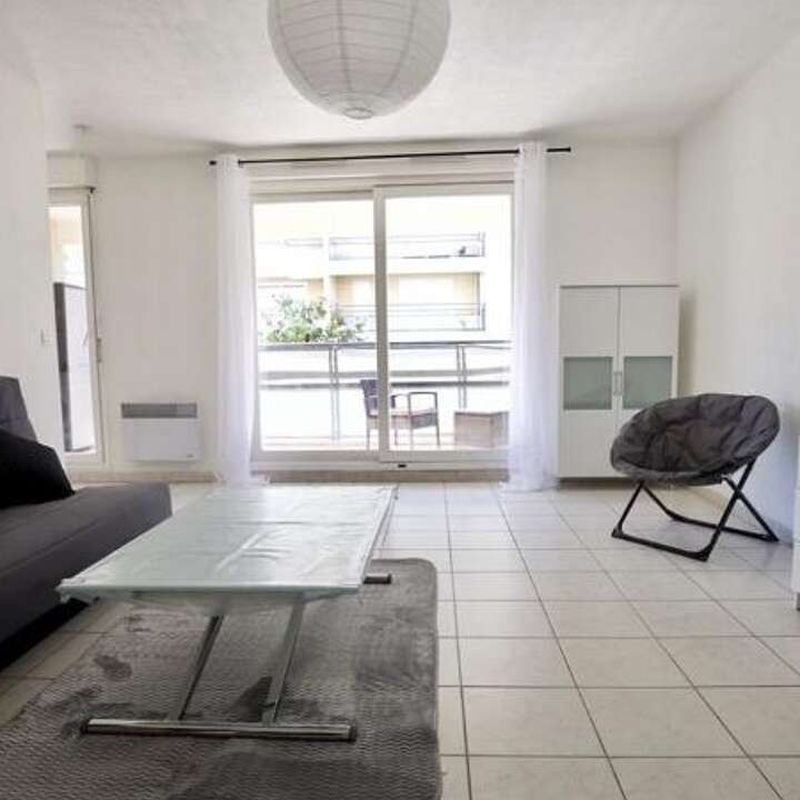 Location appartement 1 pièce 35 m² Marseille 9 (13009)