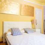 Rent a room of 300 m² in Madrid
