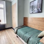 Huur 1 slaapkamer huis van 300 m² in Charleroi