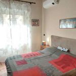 Rent 1 bedroom apartment of 65 m² in Genova