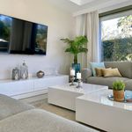 Rent 5 bedroom house of 305 m² in Estepona